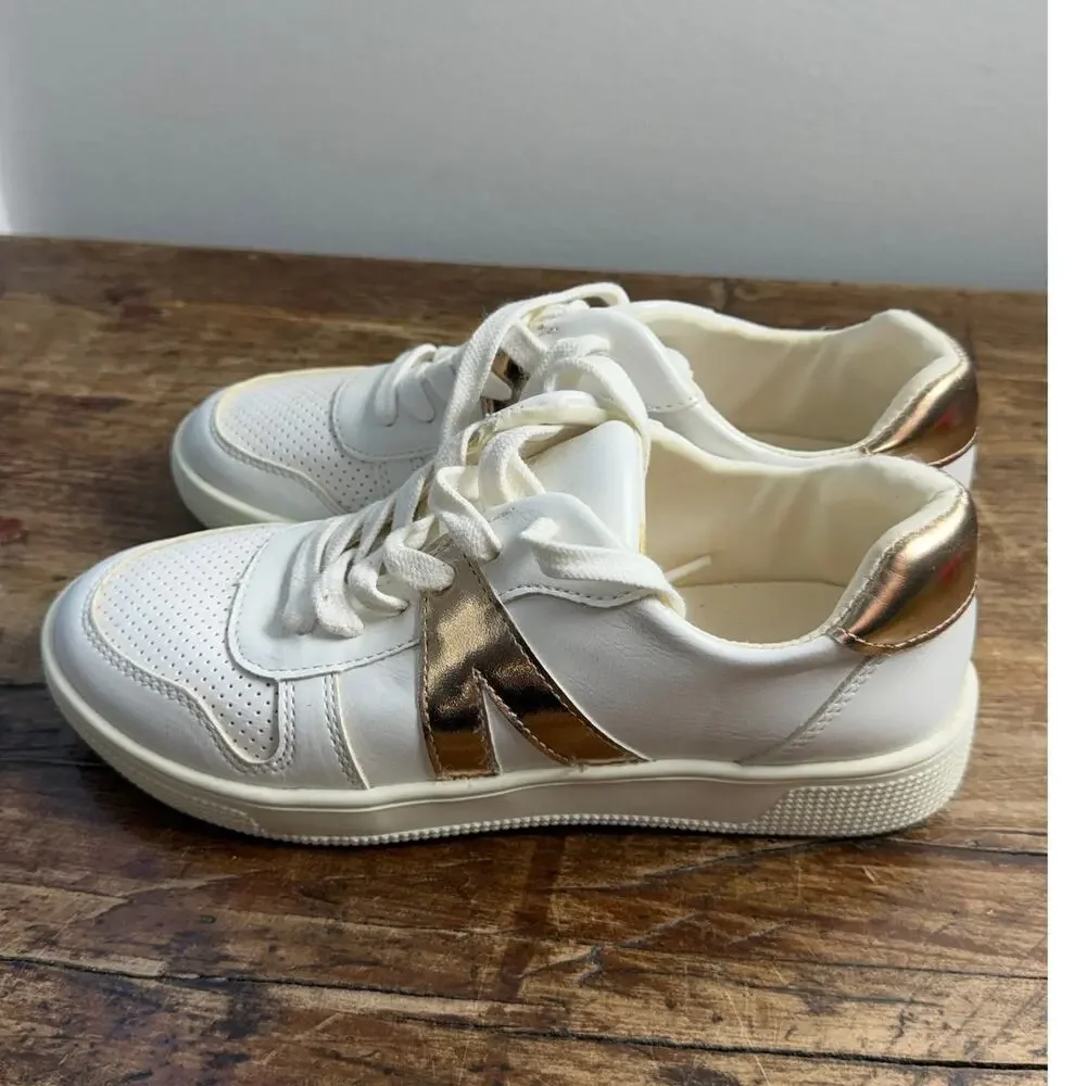 Mia‎ Girl's Courtnee sneakers size 3